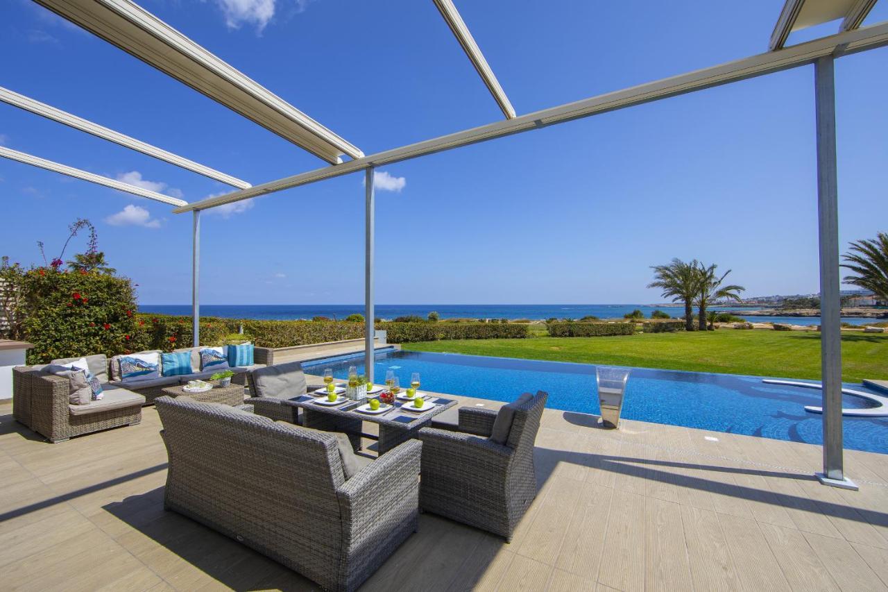 Protaras Seafront Villa Infinte Aretousa Exteriér fotografie
